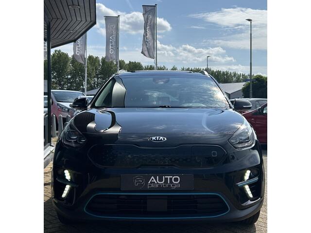 KIA e-Niro DynamicPlusLine 64 kWh 3 Fase | 1e Eigenaar! | NL AUTO | BTW AUTO (PRIJS INCLUSIEF BTW) | PANO | Achteruitrijcamera | Stoelverwarming | Stuurverwarming | 07-2026 Nieuwe Koeling voor de Accu bij de Dealer, Factuur aanwezig |