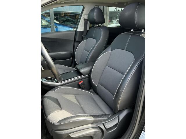 KIA e-Niro DynamicPlusLine 64 kWh 3 Fase | 1e Eigenaar! | NL AUTO | BTW AUTO (PRIJS INCLUSIEF BTW) | PANO | Achteruitrijcamera | Stoelverwarming | Stuurverwarming | 07-2026 Nieuwe Koeling voor de Accu bij de Dealer, Factuur aanwezig |