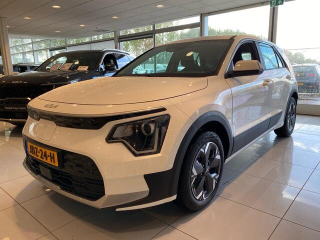 KIA e-Niro EV Light 64.8 kWh | Achteruitrijcamera | 17" LM velgen | Adaptieve cruise control | Navigatie |