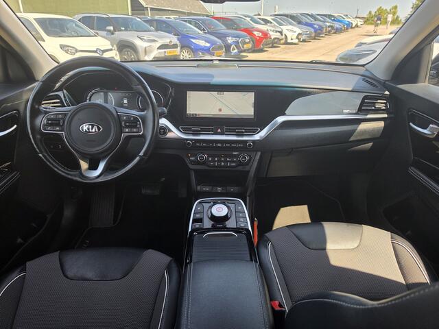 KIA e-Niro DynamicPlusLine 64 kWh | SOH 100% | 3 Fase laden | Schuif/kanteldak | Half Leder | Andriod Auto | Apple carplay |