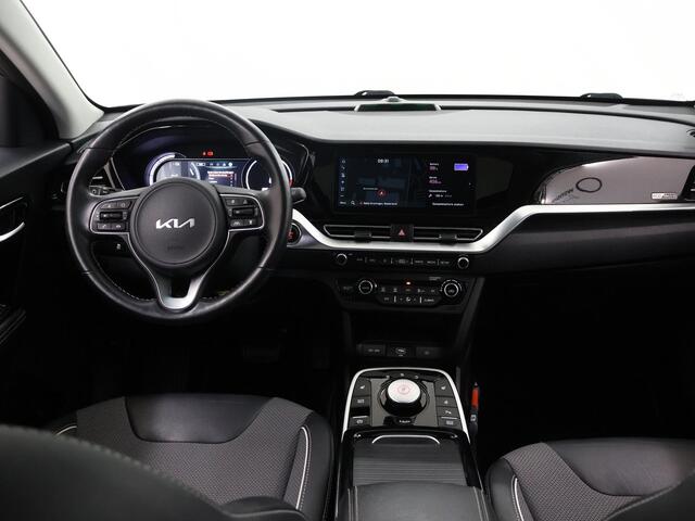 KIA e-Niro DynamicPlusLine 64 kWh | Panoramadak | Stoel/Stuurwielverwarming | Adaptieve Cruise Control | Keyless Go | LED Koplampen |