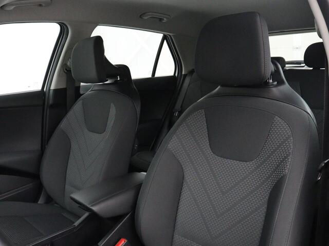 KIA e-Niro EV Light Edition 64.8 kWh | SOH 98,0% | Adaptive cruise | Lane assist | Carplay | Climate control | Virtueel dashboard | Camera | Park assist | Trekhaak