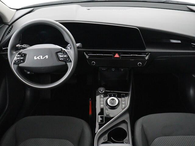 KIA e-Niro EV Light Edition 64.8 kWh | SOH 98,0% | Adaptive cruise | Lane assist | Carplay | Climate control | Virtueel dashboard | Camera | Park assist | Trekhaak