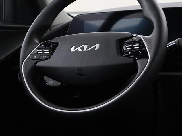 KIA e-Niro EV Light Edition 64.8 kWh | SOH 98,0% | Adaptive cruise | Lane assist | Carplay | Climate control | Virtueel dashboard | Camera | Park assist | Trekhaak