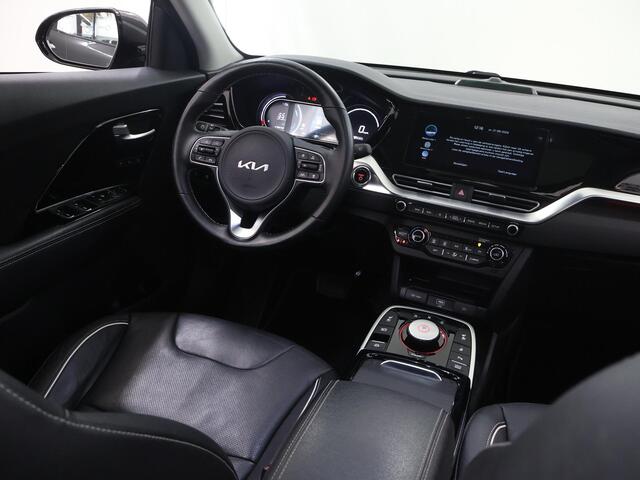 KIA e-Niro ExecutiveLine 64 kWh | Lederen Bekleding | JBL Audio | Dodehoekdetectie | Stoel/Stuurwielverwarming | Stoelventilatie | Elektrisch bedienbare bestuurdersstoel met geheugenfunctie