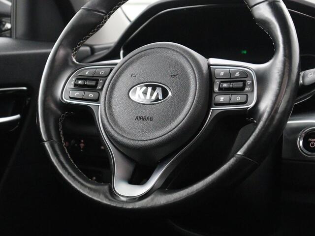 KIA e-Niro DynamicPlusLine 64 kWh | SOH 95,3% | Panoramadak | Half leder | Stuur/stoel verwarming | Adaptive cruise | Lane assist | Climate control | Carplay | Camera | Park assist | Full LED