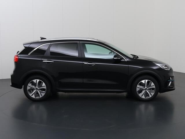 KIA e-Niro ExecutiveLine 64 kWh | Panoramadak | Lederen Bekleding | JBL Audio | Dodehoekdetectie | Stoel/Stuurwielverwarming | Stoelventilatie | Elektrisch bedienbare bestuurdersstoel met geheugenfunctie