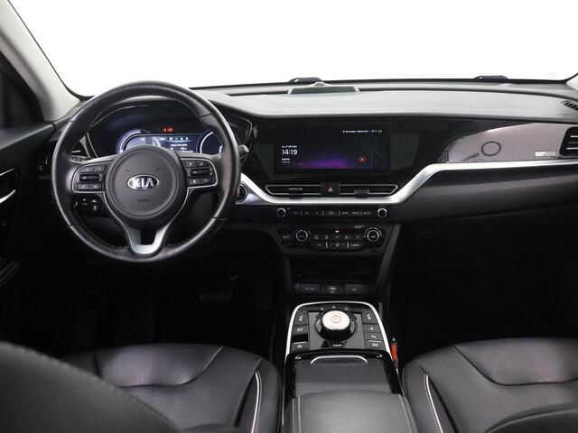 KIA e-Niro ExecutiveLine 64 kWh | Panoramadak | Lederen Bekleding | JBL Audio | Dodehoekdetectie | Stoel/Stuurwielverwarming | Stoelventilatie | Elektrisch bedienbare bestuurdersstoel met geheugenfunctie