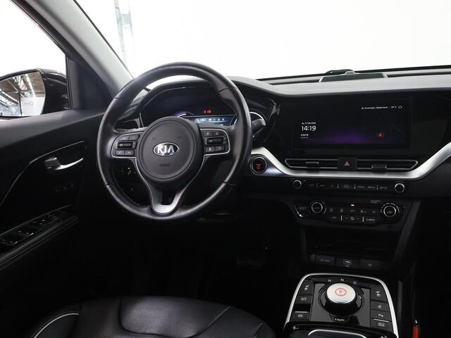 KIA e-Niro ExecutiveLine 64 kWh | Panoramadak | Lederen Bekleding | JBL Audio | Dodehoekdetectie | Stoel/Stuurwielverwarming | Stoelventilatie | Elektrisch bedienbare bestuurdersstoel met geheugenfunctie