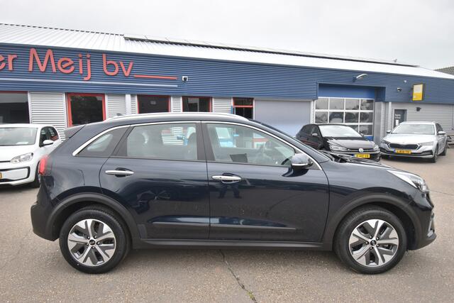 KIA e-Niro DynamicLine 39 kWh , SOH 100 % , CLIMATR , CR CONTR , NAVI , LED KOPL ,