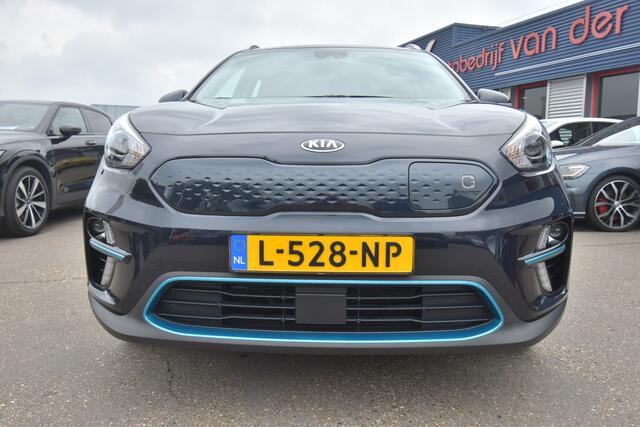 KIA e-Niro DynamicLine 39 kWh , SOH 100 % , CLIMATR , CR CONTR , NAVI , LED KOPL ,