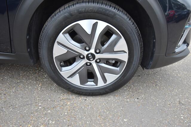 KIA e-Niro DynamicLine 39 kWh , SOH 100 % , CLIMATR , CR CONTR , NAVI , LED KOPL ,