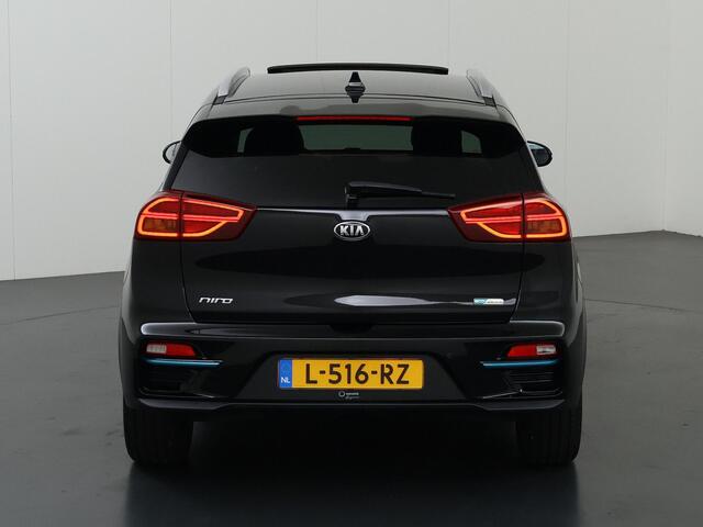 KIA e-Niro ExecutiveLine 64 kWh | Panoramadak | Lederen Bekleding | JBL Audio | Dodehoekdetectie | Stoel/Stuurwielverwarming | Stoelventilatie | Elektrisch bedienbare bestuurdersstoel met geheugenfunctie