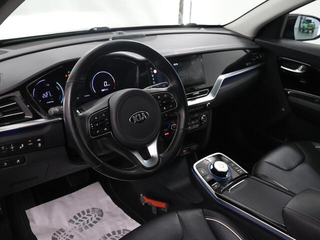 KIA e-Niro ExecutiveLine 64 kWh | Panoramadak | Lederen Bekleding | JBL Audio | Dodehoekdetectie | Stoel/Stuurwielverwarming | Stoelventilatie | Elektrisch bedienbare bestuurdersstoel met geheugenfunctie