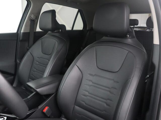 KIA e-Niro EV DynamicPlusLine 64.8 kWh | SOH 94,8% | Panoramadak | Leder | Cruise control | Head-up | Dodehoek detectie | Stuur/stoelverwarming | Camera | Park assist | Climate control | Carplay | Elektrische achterklep