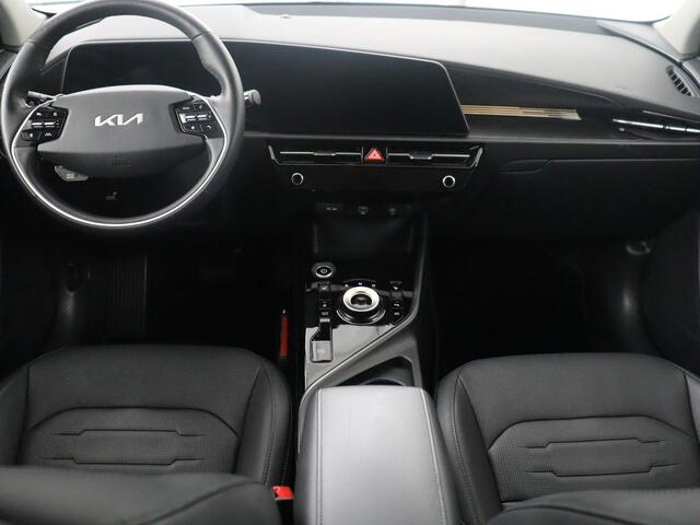 KIA e-Niro EV DynamicPlusLine 64.8 kWh | SOH 94,8% | Panoramadak | Leder | Cruise control | Head-up | Dodehoek detectie | Stuur/stoelverwarming | Camera | Park assist | Climate control | Carplay | Elektrische achterklep