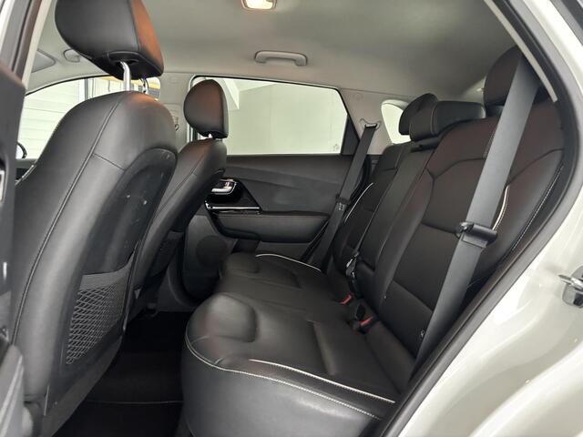 KIA e-Niro ExecutiveLine 64 kWh | SOH 100% | 4 NIEUWE ALL SEASONS |