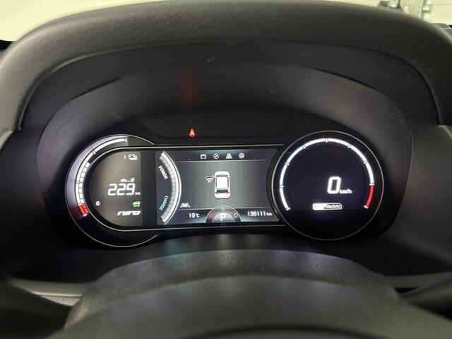 KIA e-Niro ExecutiveLine 64 kWh | SOH 100% | 4 NIEUWE ALL SEASONS |