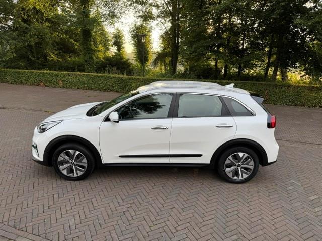 KIA e-Niro Dynamicline 64kWh SOH 100% Warmtepomp/Acarplay/Navi/Halfleer/Led/Fabrieksgarantie