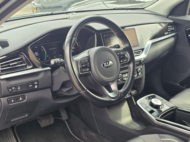 KIA e-Niro DynamicPlusLine 64 kWh | SOH 100% | 3 Fase laden | Schuif/kanteldak | Half Leder | Andriod Auto | Apple carplay | Navigatie