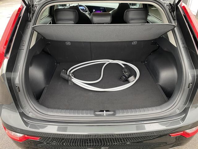 KIA e-Niro EV Light Advanced 64.8 kWh Stuur- & stoelverwarming, parkeersensoren v&a, navigatie, Apple CarPlay/Android Auto, lage KM stand!