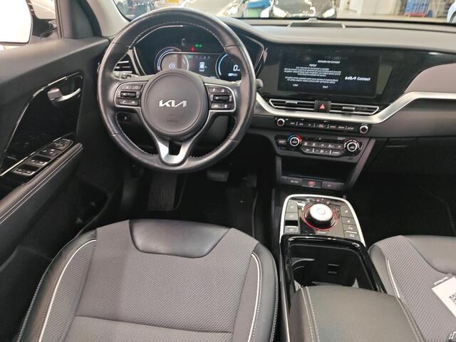 KIA e-Niro DYNAMICPLUSLINE 64 kWh (100% SOH) I TREKHAAK I SCHUIF/KANTELDAK I ADAPTIVE CRUISE CONTROL I PARKEERCAMERA