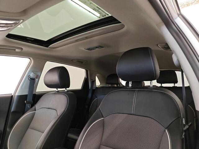 KIA e-Niro DYNAMICPLUSLINE 64 kWh (100% SOH) I TREKHAAK I SCHUIF/KANTELDAK I ADAPTIVE CRUISE CONTROL I PARKEERCAMERA