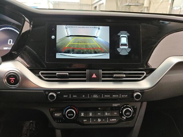 KIA e-Niro DYNAMICPLUSLINE 64 kWh (100% SOH) I TREKHAAK I SCHUIF/KANTELDAK I ADAPTIVE CRUISE CONTROL I PARKEERCAMERA