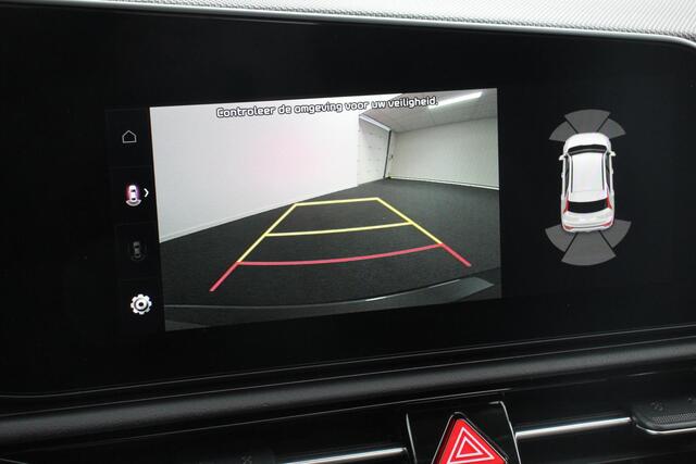 KIA e-Niro EV DynamicPlusLine 64.8 kWh Nieuw Model! Navigatie Half Leder Schuif-kantel dak Electrisch bedienbare achterklep DAB Led Camera