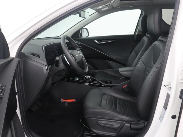 KIA e-Niro EV DynamicPlusLine 64.8 kWh | SOH 95,8% | Panoramadak | Leder | Adaptive cruise | Harman/Kardon | Trekhaak | Camera | Park assist | Stuur/stoel verwarming | Carplay | Climate control | Full LED