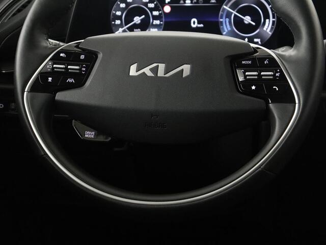 KIA e-Niro EV DynamicPlusLine 64.8 kWh | SOH 95,8% | Panoramadak | Leder | Adaptive cruise | Harman/Kardon | Trekhaak | Camera | Park assist | Stuur/stoel verwarming | Carplay | Climate control | Full LED