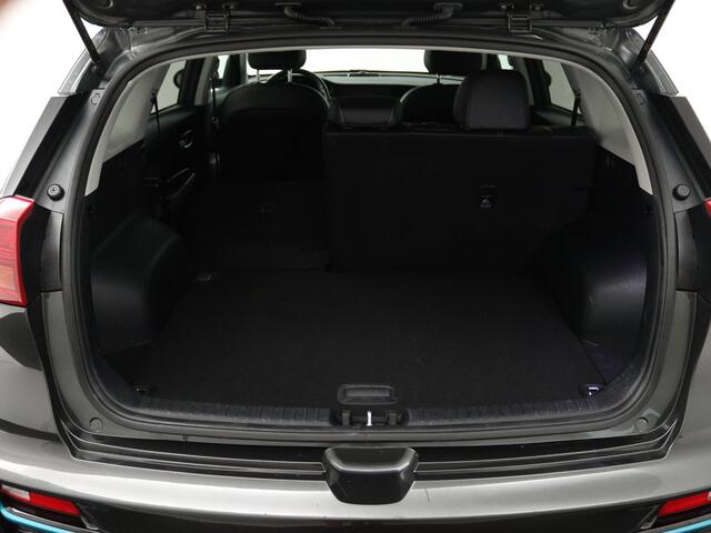 KIA e-Niro DynamicPlusLine 64 kWh | Warmtepomp | Schuifdak | Stuur-/Stoelverwarming |