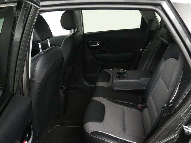KIA e-Niro DynamicPlusLine 64 kWh | Warmtepomp | Schuifdak | Stuur-/Stoelverwarming |