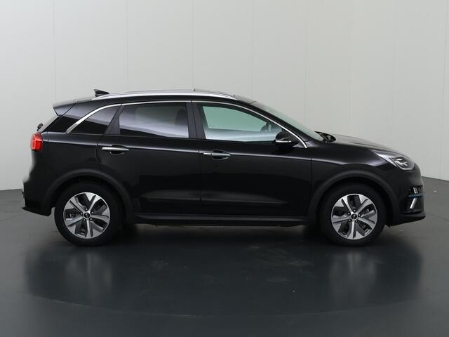 KIA e-Niro DynamicPlusLine 64 kWh | Trekhaak | Schuif/kantel dak | Stoel/Stuurverwarming | Achteruitrijcamera | Adaptieve Cruise Control |