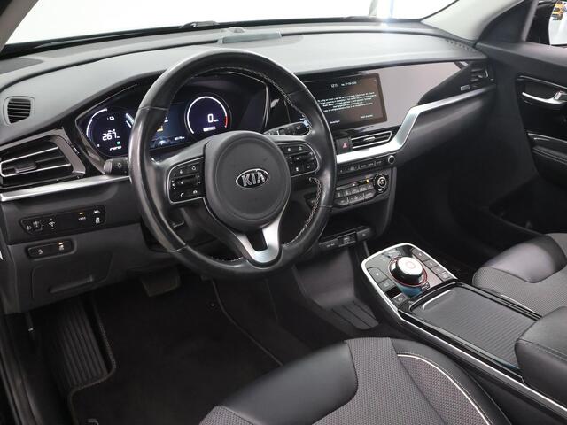KIA e-Niro DynamicPlusLine 64 kWh | Trekhaak | Schuif/kantel dak | Stoel/Stuurverwarming | Achteruitrijcamera | Adaptieve Cruise Control |