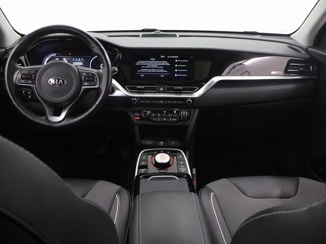 KIA e-Niro DynamicPlusLine 64 kWh | Trekhaak | Schuif/kantel dak | Stoel/Stuurverwarming | Achteruitrijcamera | Adaptieve Cruise Control |
