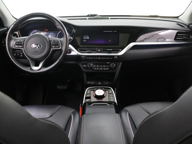 KIA e-Niro ExecutiveLine 64 kWh | Schuif/kantel dak | Stoel/Stuurverwarming | Achteruitrijcamera | Adaptieve Cruise Control |