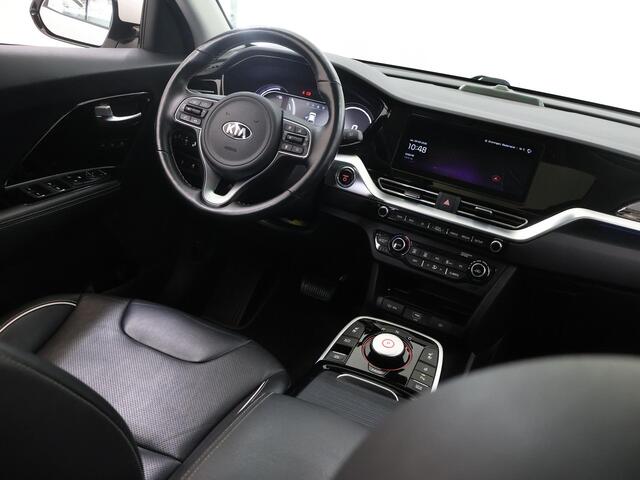 KIA e-Niro ExecutiveLine 64 kWh | Schuif/kantel dak | Stoel/Stuurverwarming | Achteruitrijcamera | Adaptieve Cruise Control |