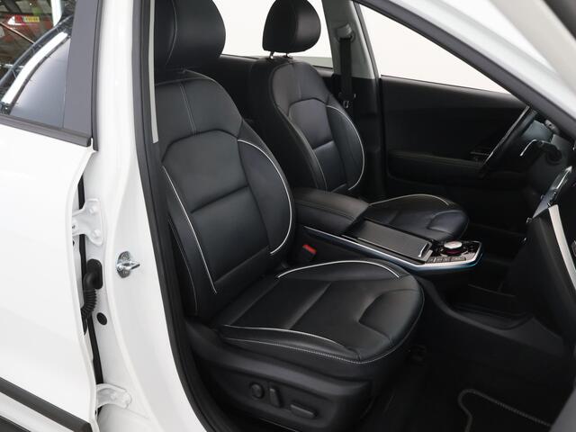 KIA e-Niro ExecutiveLine 64 kWh | Schuif/kantel dak | Stoel/Stuurverwarming | Achteruitrijcamera | Adaptieve Cruise Control |