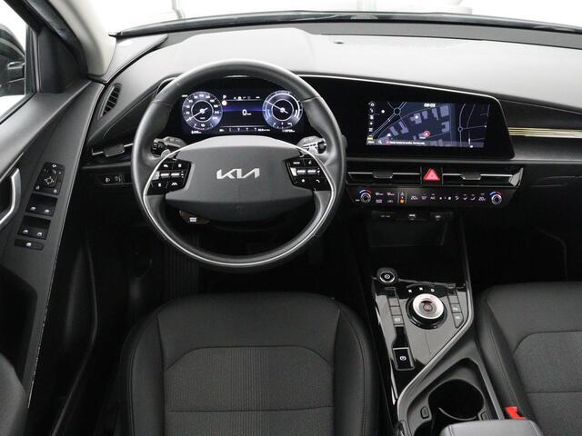 KIA e-Niro EV DynamicLine 64.8 kWh | Adaptive cruise | SOH 96,9% | Half leder | Carplay | Full LED | Keyless | Sfeerverlichting | File Assistent | Camera | Navigatie | Parkeerhulp | Climate control