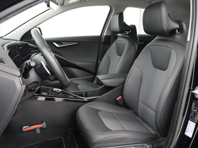 KIA e-Niro EV DynamicLine 64.8 kWh | Adaptive cruise | SOH 96,9% | Half leder | Carplay | Full LED | Keyless | Sfeerverlichting | File Assistent | Camera | Navigatie | Parkeerhulp | Climate control