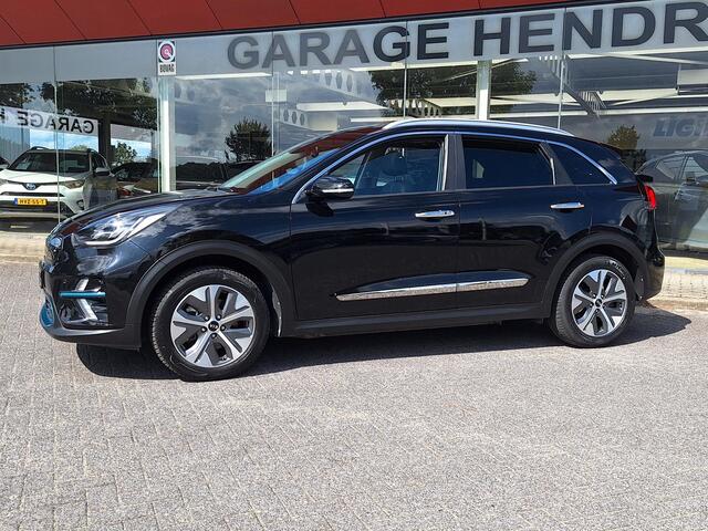 KIA e-Niro ExecutiveLine Sky 64 kWh | SOH: 95.8% | 3 Fase | Warmtepomp | Schuifdak | Leder | Memory Seat |
