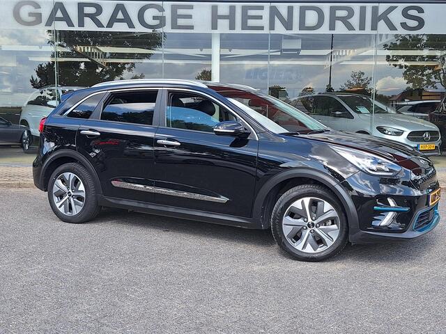 KIA e-Niro ExecutiveLine Sky 64 kWh | SOH: 95.8% | 3 Fase | Warmtepomp | Schuifdak | Leder | Memory Seat |