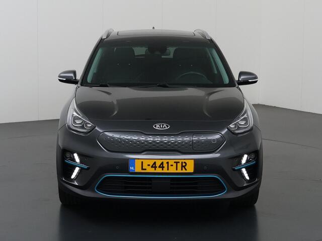 KIA e-Niro DynamicPlusLine 64 kWh | Schuifdak | Stoel/Stuurverwarming | Adaptieve Cruise Control | Climate Control | Achteruitrijcamera |