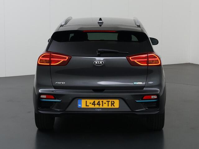 KIA e-Niro DynamicPlusLine 64 kWh | Schuifdak | Stoel/Stuurverwarming | Adaptieve Cruise Control | Climate Control | Achteruitrijcamera |