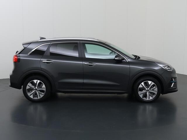 KIA e-Niro DynamicPlusLine 64 kWh | Schuifdak | Stoel/Stuurverwarming | Adaptieve Cruise Control | Climate Control | Achteruitrijcamera |