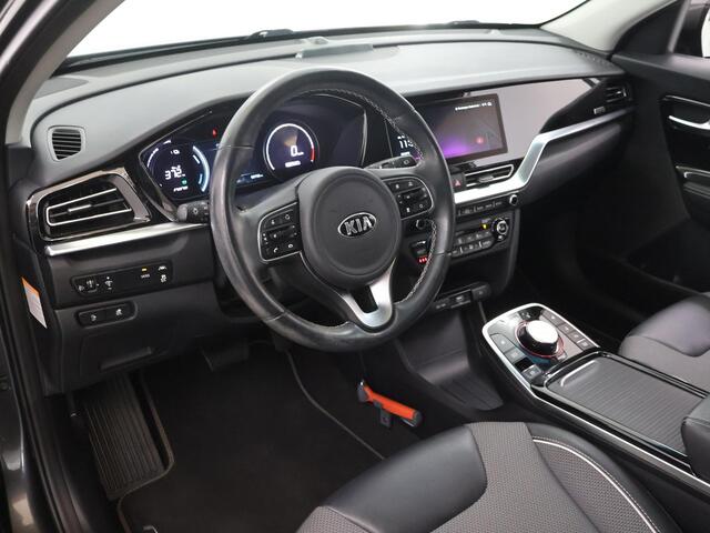 KIA e-Niro DynamicPlusLine 64 kWh | Schuifdak | Stoel/Stuurverwarming | Adaptieve Cruise Control | Climate Control | Achteruitrijcamera |