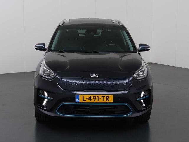 KIA e-Niro ExecutiveLine 64 kWh | Schuifdak | Stoel/Stuurverwarming | Adaptieve Cruise Control | Leder | JBL Audio | Achteruitrijcamera | Memory seats |