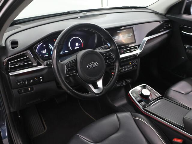 KIA e-Niro ExecutiveLine 64 kWh | Schuifdak | Stoel/Stuurverwarming | Adaptieve Cruise Control | Leder | JBL Audio | Achteruitrijcamera | Memory seats |
