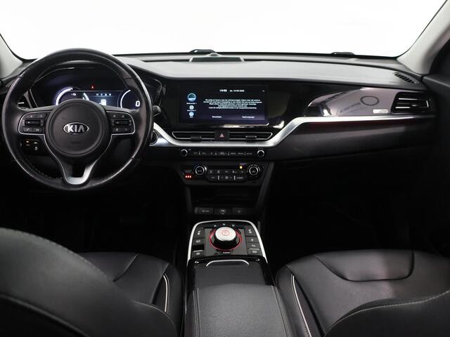 KIA e-Niro ExecutiveLine 64 kWh | Schuifdak | Stoel/Stuurverwarming | Adaptieve Cruise Control | Leder | JBL Audio | Achteruitrijcamera | Memory seats |